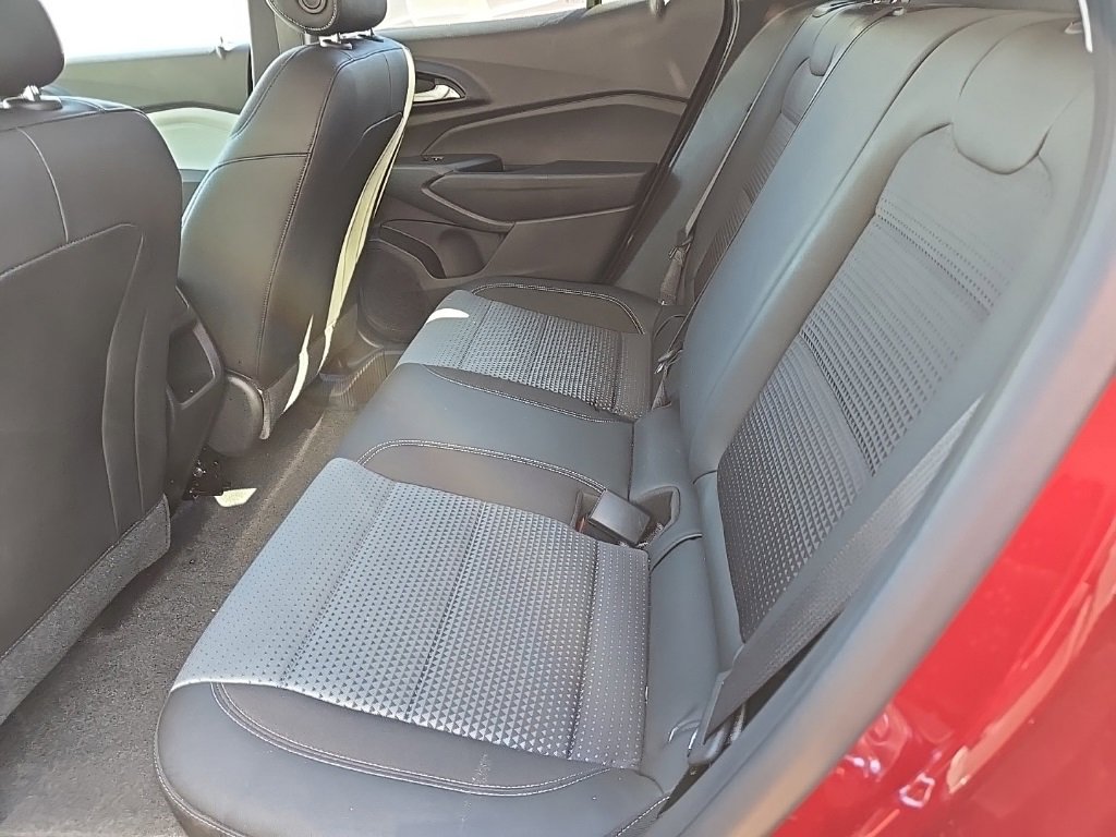 Used 2025 Chevrolet Trax LT w/ LT Convenience Package image 15