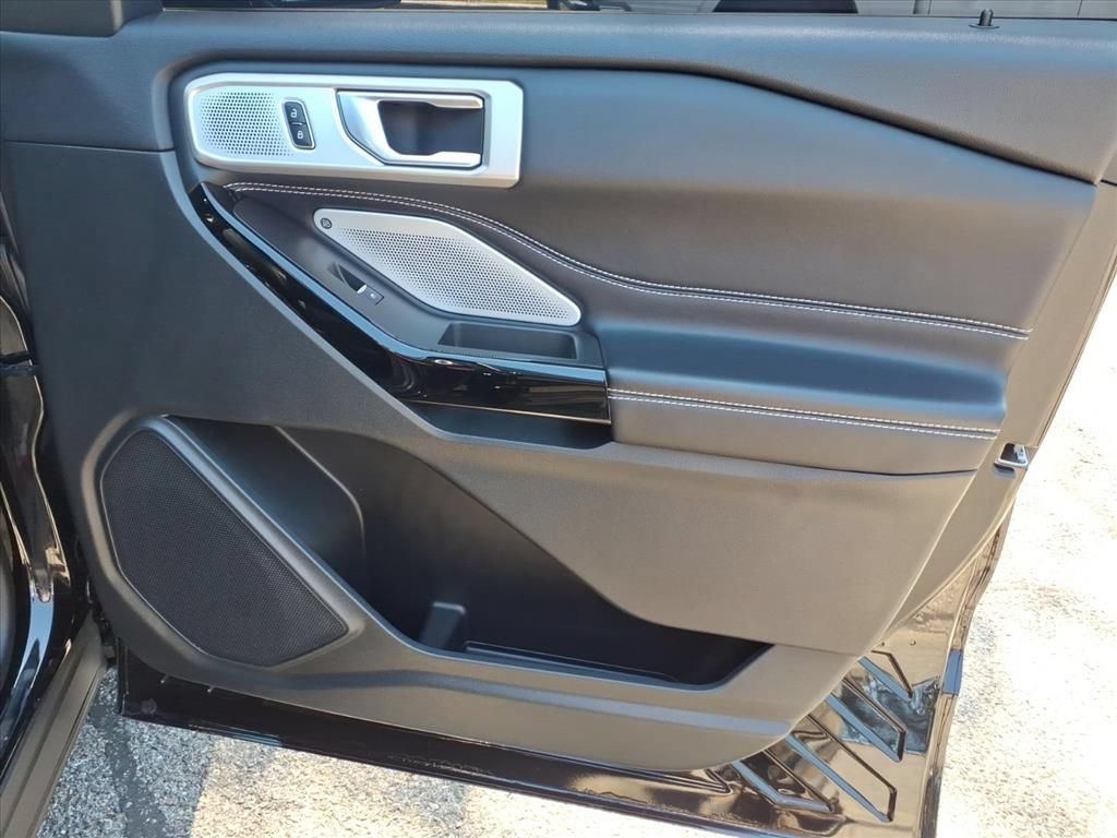Certified 2023 Ford Explorer ST w/ Equipment Group 401A AWD/4WD image 9