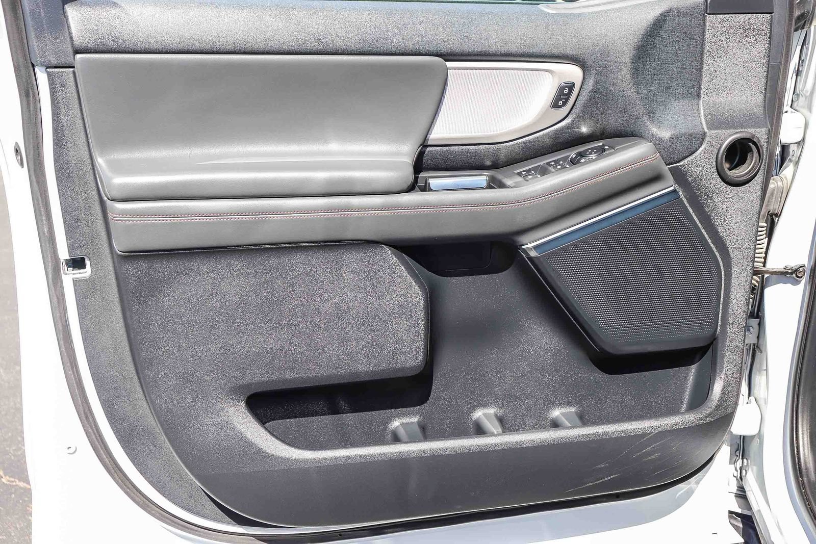 Certified 2025 Ford Expedition Active AWD/4WD image 21