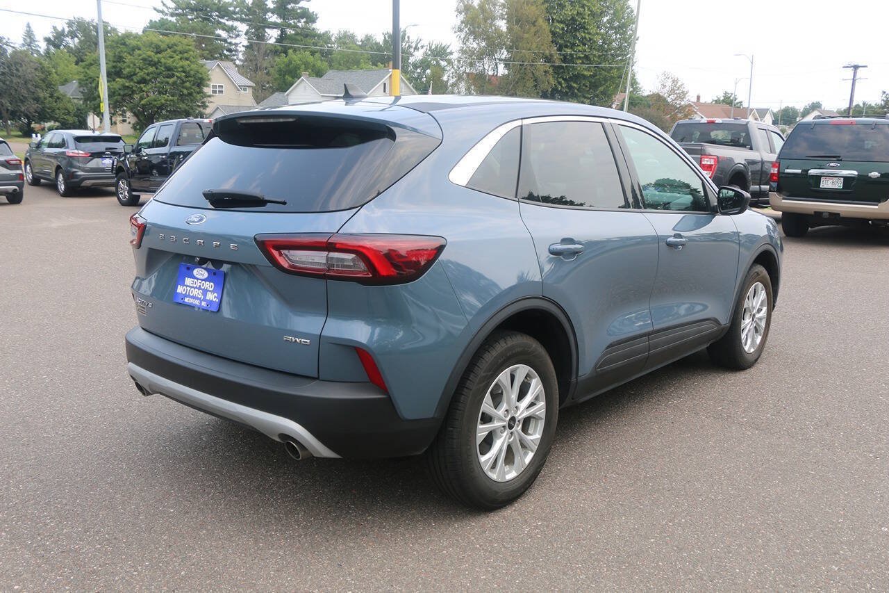 Certified 2024 Ford Escape Active AWD/4WD image 3
