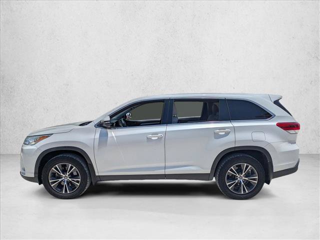 Used 2019 Toyota Highlander LE FWD image 4