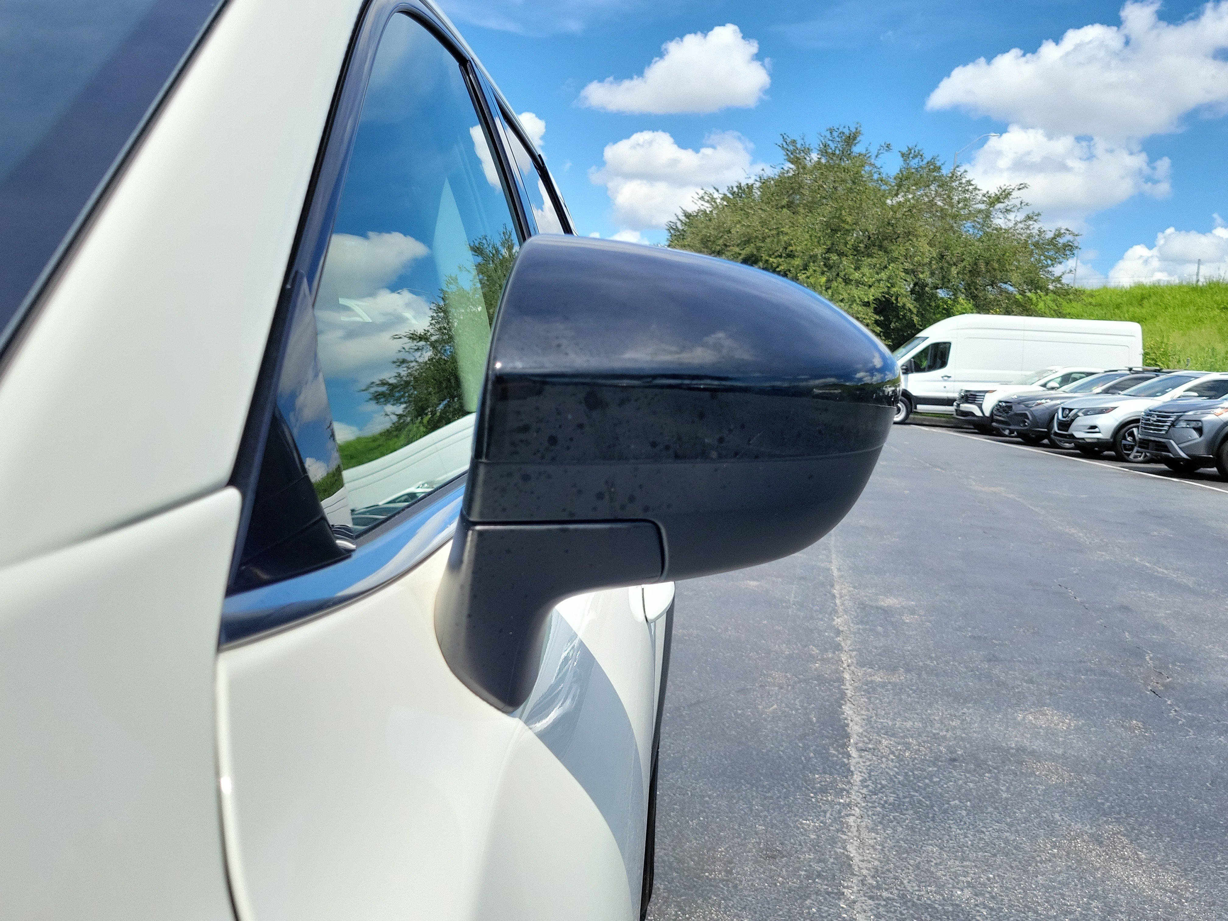 Used 2025 Nissan Pathfinder S FWD image 4