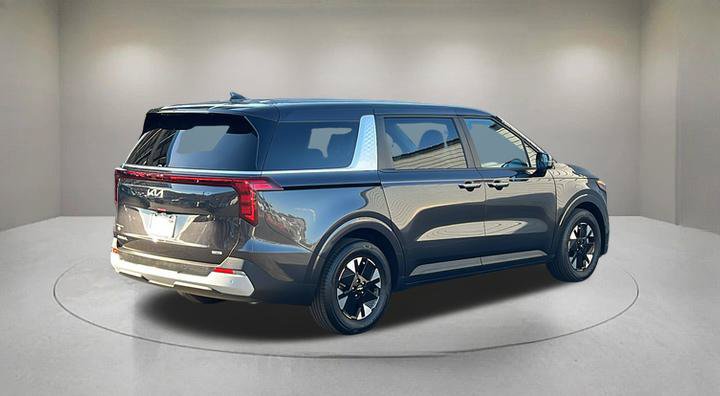 Used 2026 Kia Carnival LXS FWD image 5