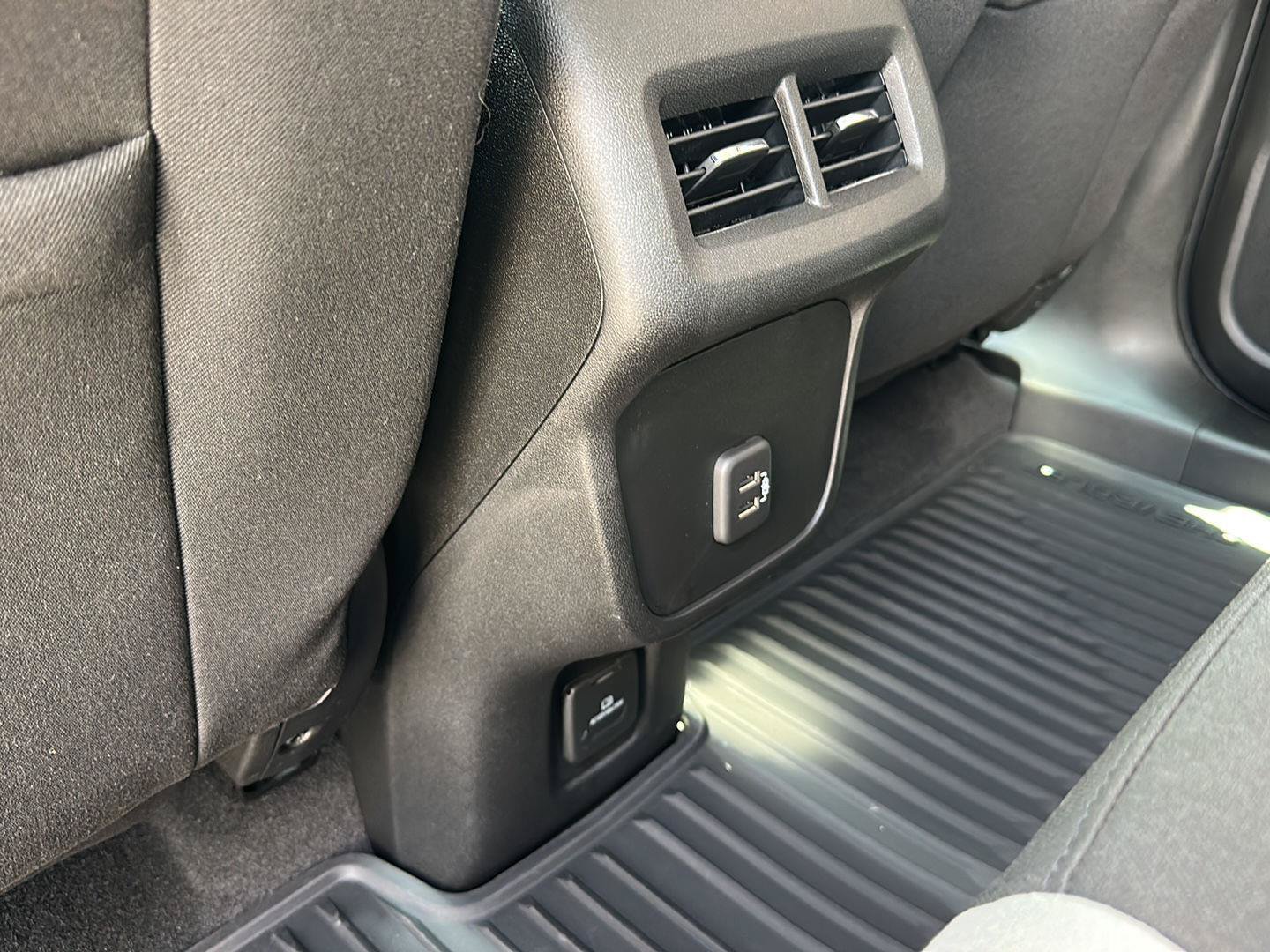 Used 2021 Chevrolet Equinox LT FWD image 25