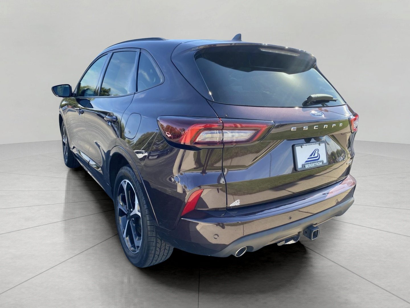 Certified 2023 Ford Escape ST-Line Select w/ Tech Pack #2 AWD/4WD image 8