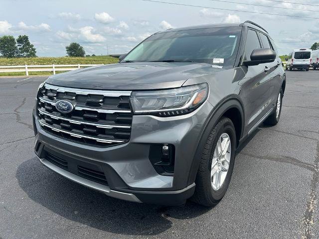 Certified 2025 Ford Explorer Active w/ Active Comfort Package RWD image 4