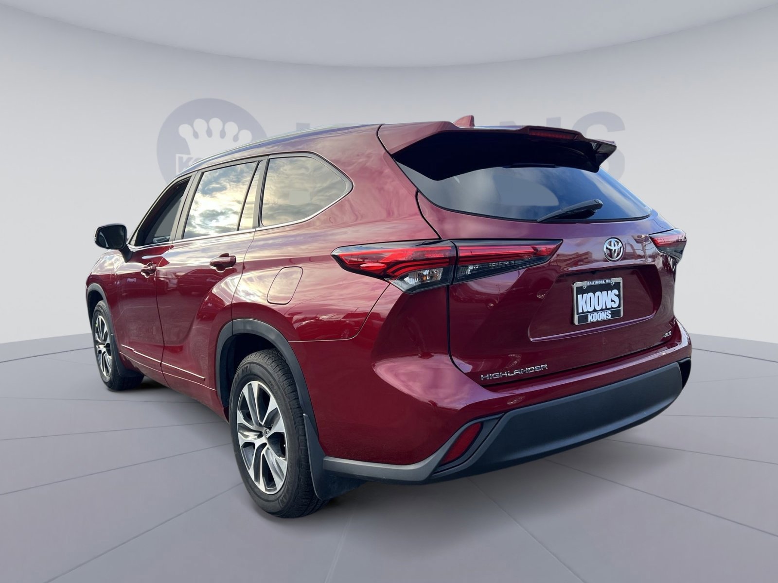 Used 2023 Toyota Highlander XLE image 5