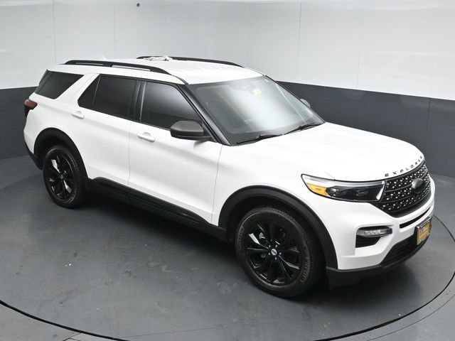 Certified 2022 Ford Explorer XLT w/ Equipment Group 202A AWD/4WD image 45