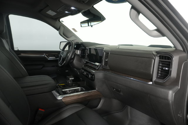 Used 2023 Chevrolet Silverado 1500 LT Trail Boss w/ LT Trail Boss Premium Package AWD/4WD image 21