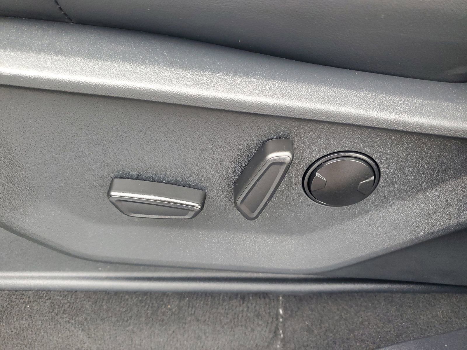 Certified 2025 Ford Expedition Max Platinum image 21