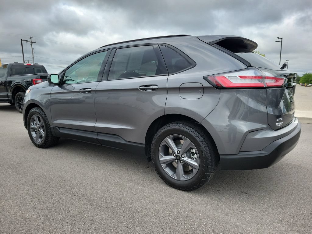 Certified 2023 Ford Edge SEL w/ Sport Appearance Package AWD/4WD image 3