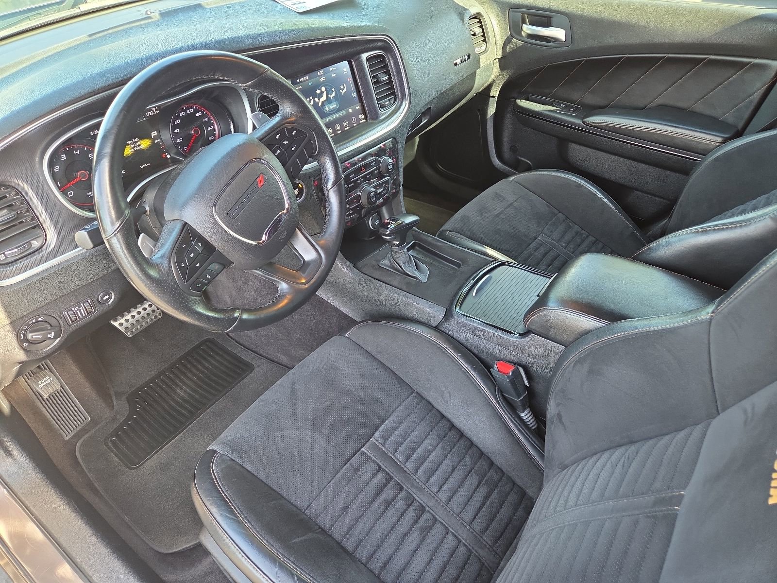 Used 2018 Dodge Charger R/T RWD image 19