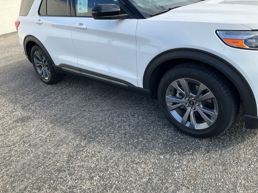 Certified 2022 Ford Explorer XLT w/ Equipment Group 202A image 20