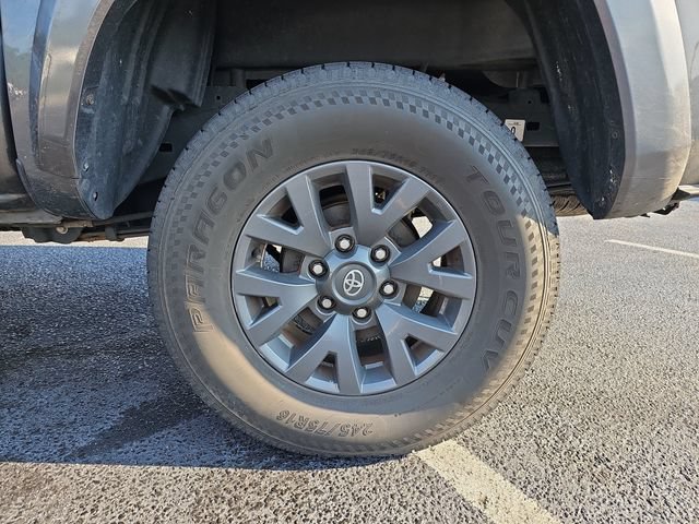 Used 2022 Toyota Tacoma SR5 w/ Technology Package RWD image 9