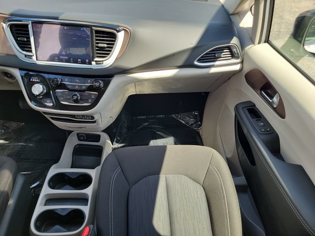 Used 2024 Chrysler Voyager LX FWD image 19