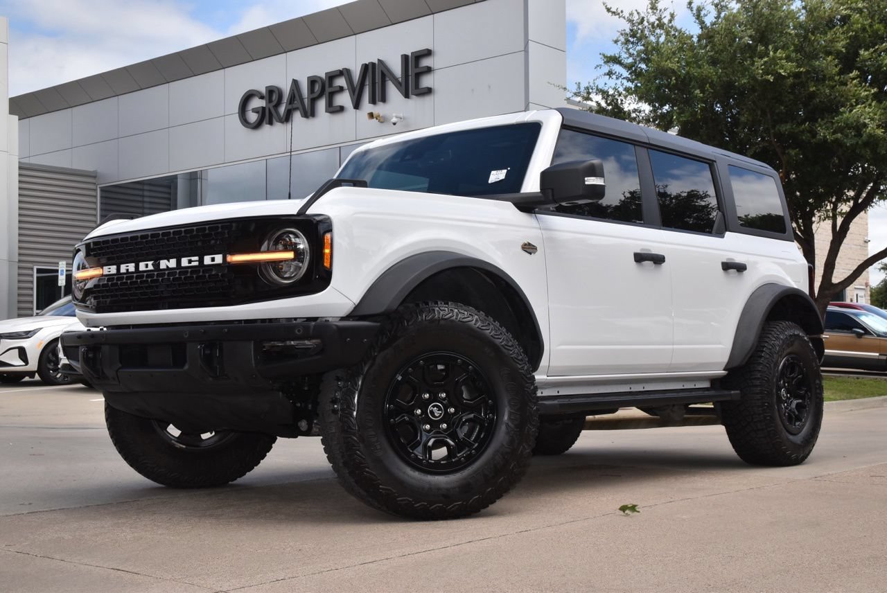 Certified 2024 Ford Bronco Wildtrak AWD/4WD image 2