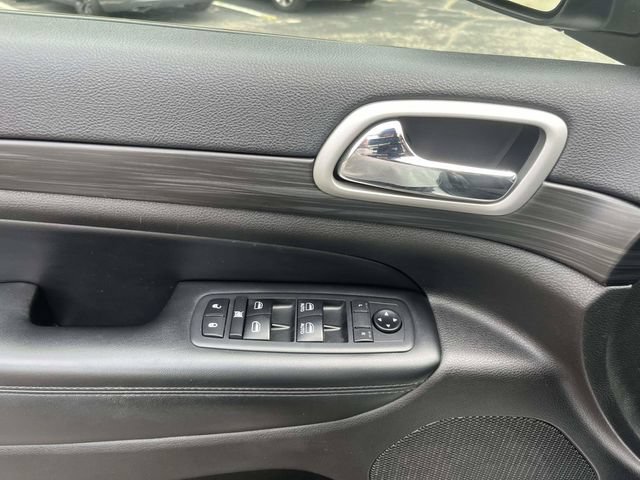 Used 2019 Jeep Grand Cherokee Altitude AWD/4WD image 19