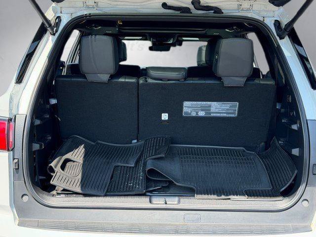 Used 2023 Toyota Sequoia Platinum AWD/4WD image 28