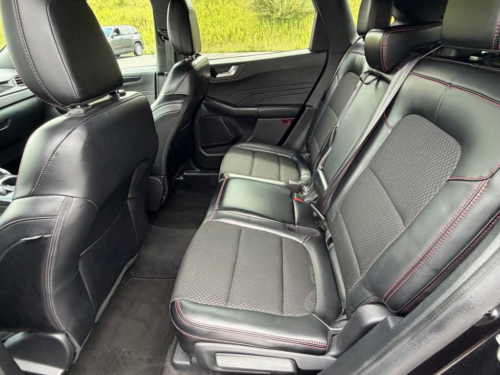 Certified 2025 Ford Escape ST-Line Select AWD/4WD image 51