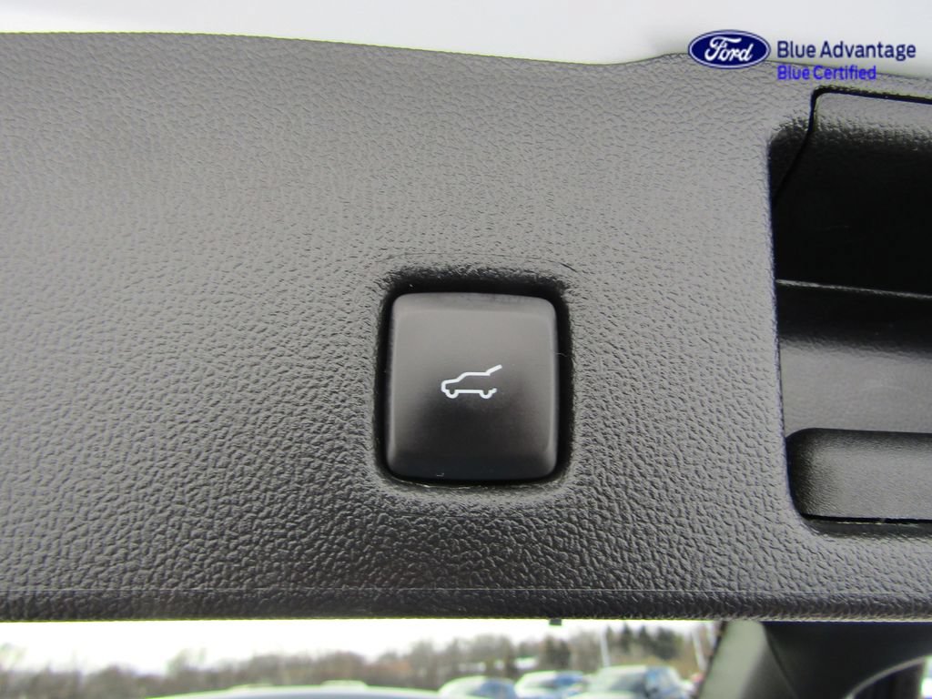 Certified 2025 Ford Escape SE FWD image 22