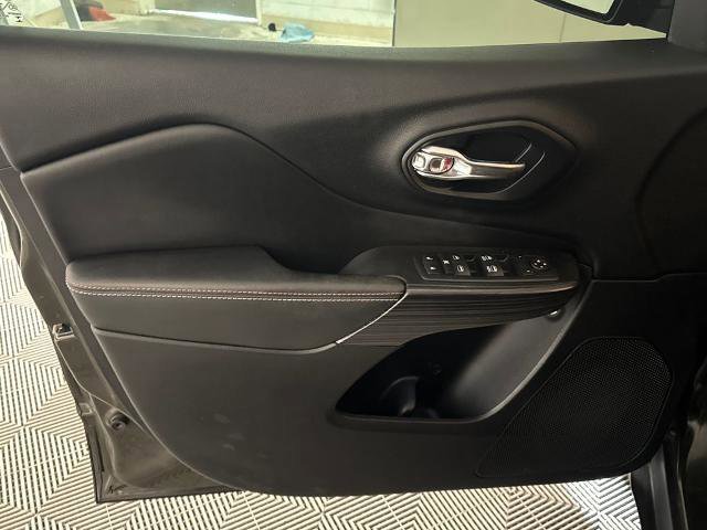 Used 2017 Jeep Cherokee Latitude image 16