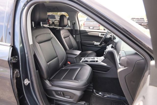 Certified 2024 Ford Explorer XLT w/ Equipment Group 202A image 27