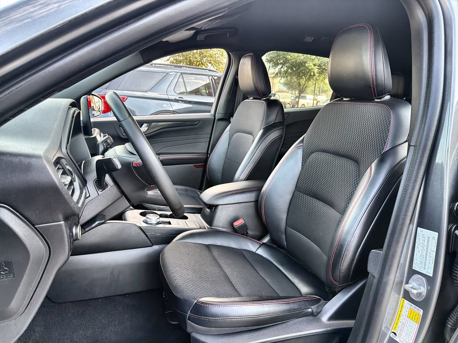 Certified 2025 Ford Escape ST-Line Select AWD/4WD image 11