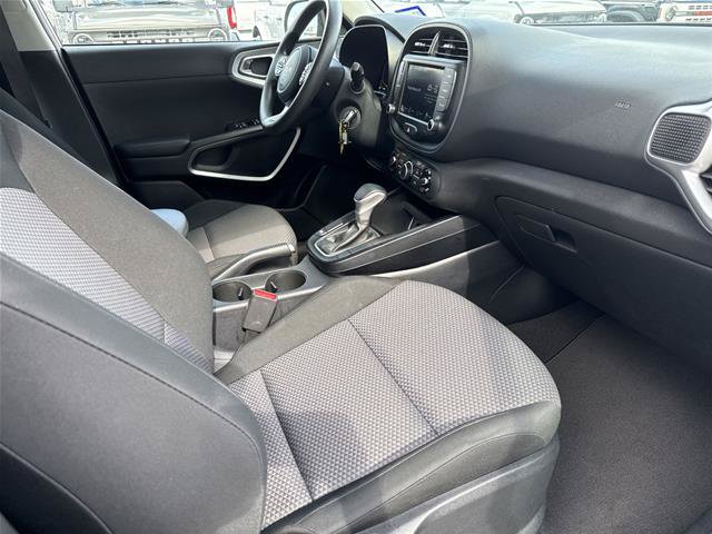 Used 2024 Kia Soul LX w/ Option Group 015 FWD image 19