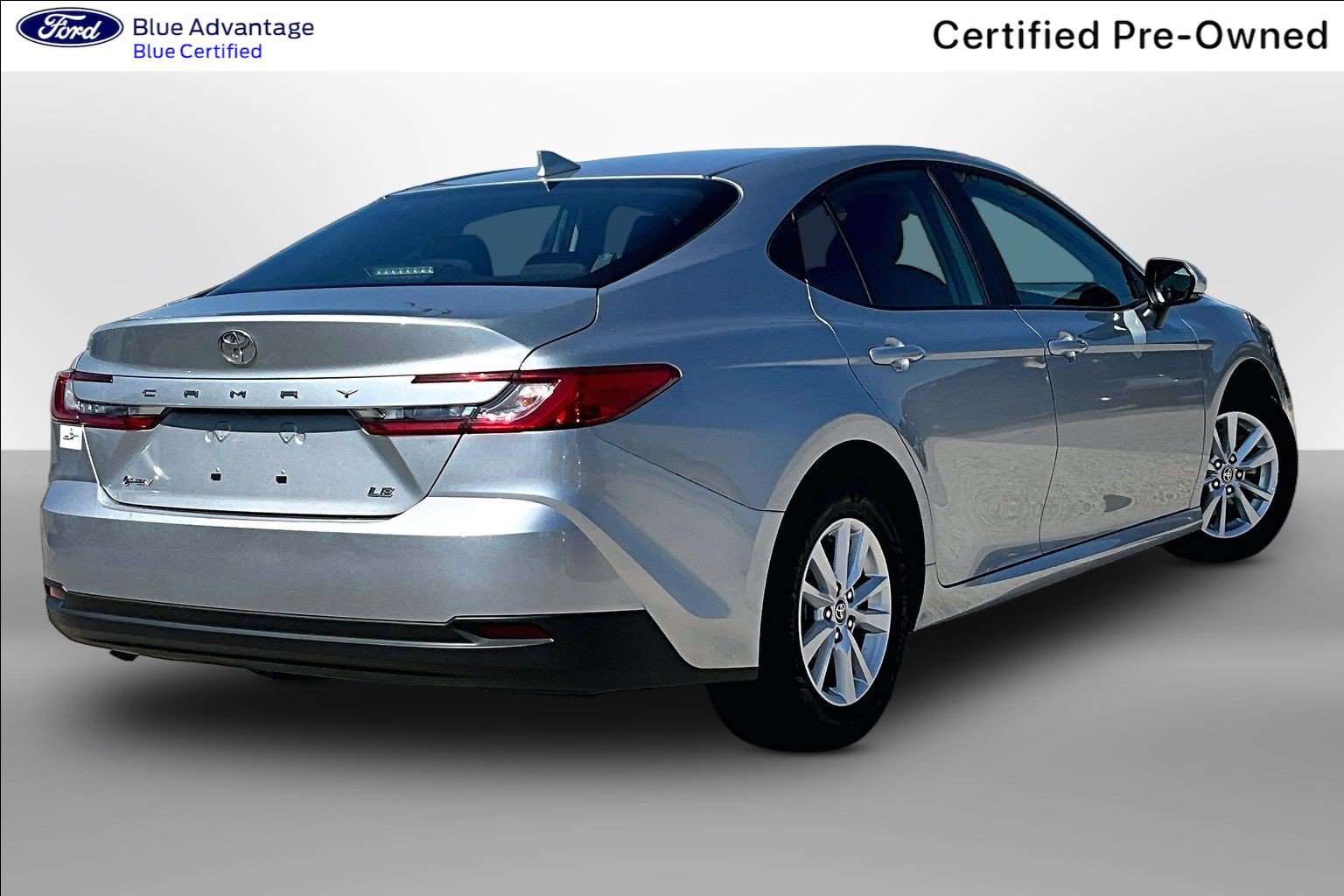 Used 2025 Toyota Camry LE FWD image 11