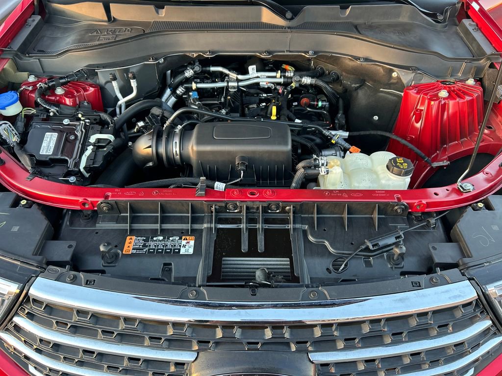 Certified 2022 Ford Explorer XLT w/ Equipment Group 202A image 27