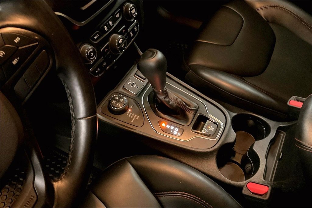 Used 2021 Jeep Cherokee Trailhawk w/ Trailer Tow Group image 16