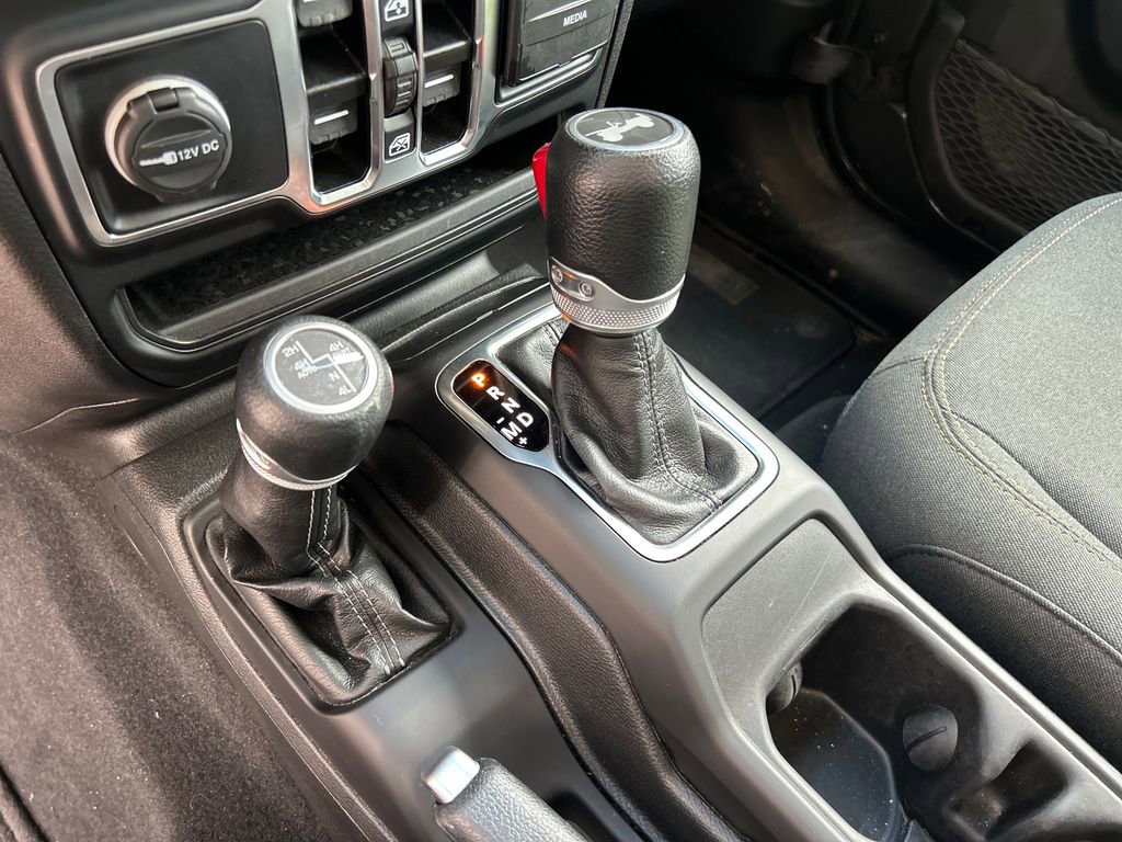 Used 2024 Jeep Wrangler Unlimited AWD/4WD image 18