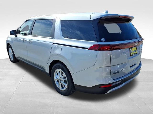 Used 2022 Kia Carnival LX image 4