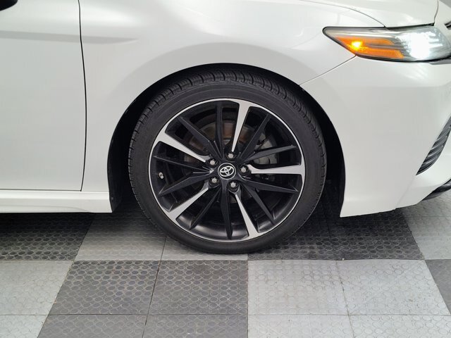 Used 2018 Toyota Camry XSE FWD image 11