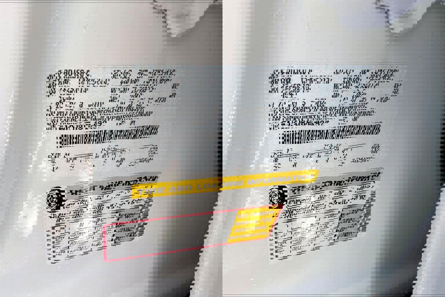 Certified 2023 Ford Expedition Max XLT image 32