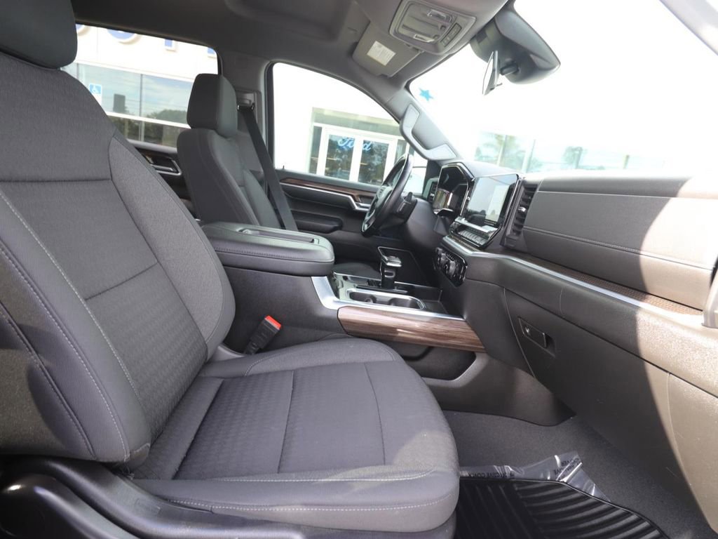 Used 2022 Chevrolet Silverado 1500 RST image 16