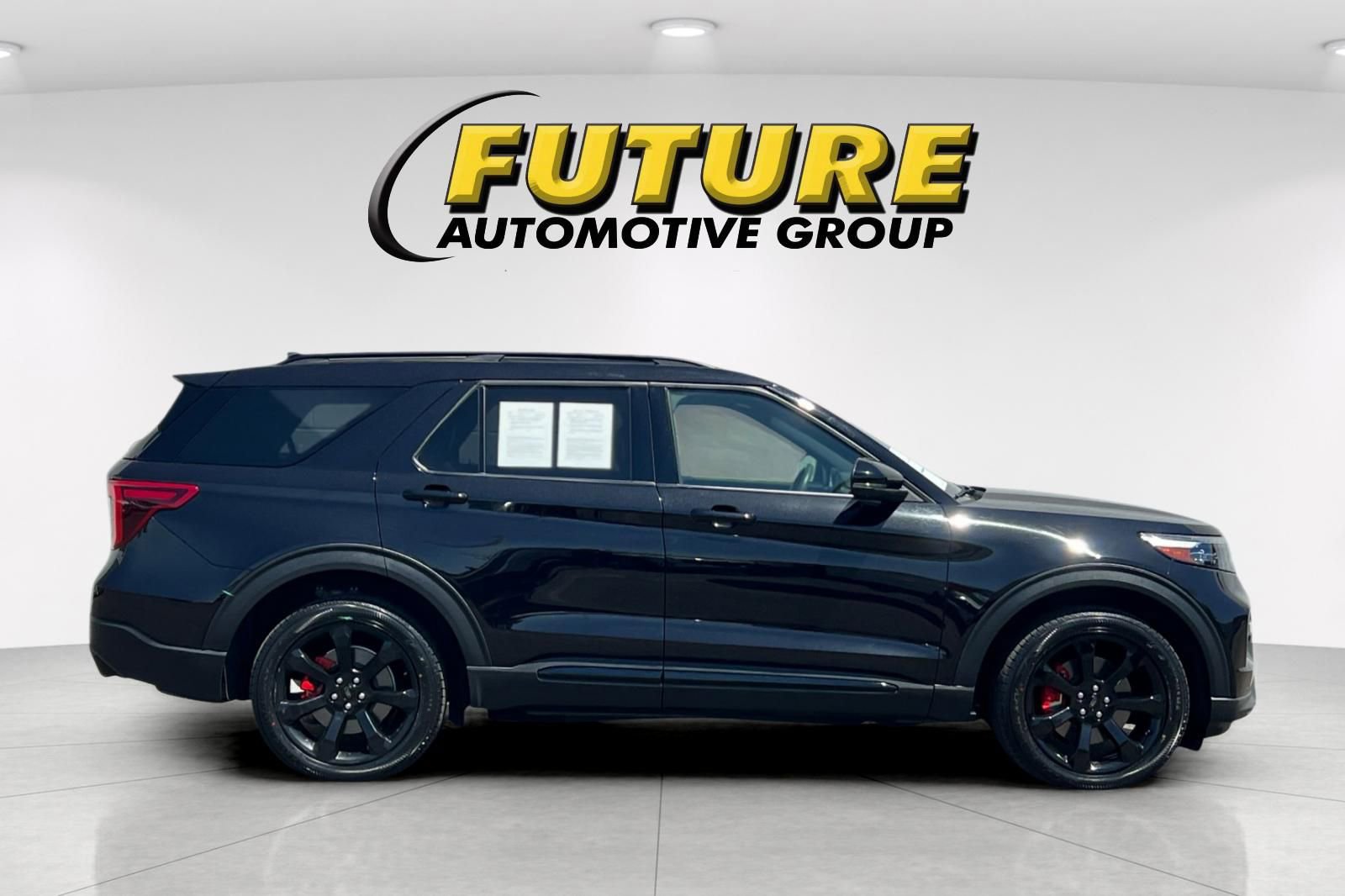 Certified 2022 Ford Explorer ST w/ Equipment Group 401A AWD/4WD image 2