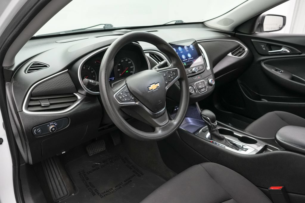 Used 2024 Chevrolet Malibu LS FWD image 12