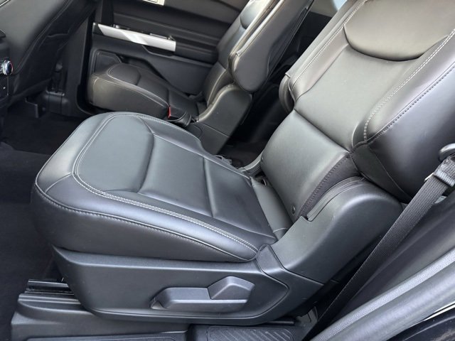 Certified 2022 Ford Explorer XLT w/ Equipment Group 202A image 15