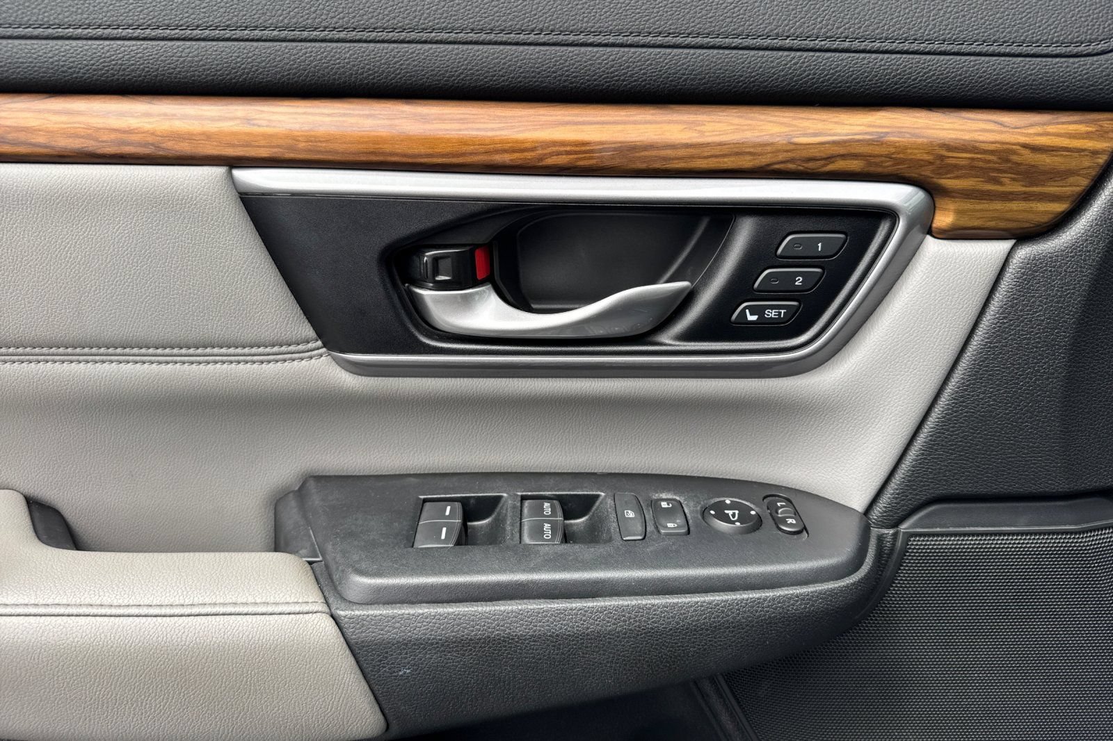 Used 2017 Honda CR-V EX-L image 12