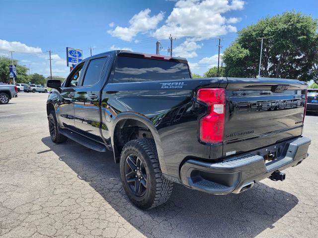 Used 2022 Chevrolet Silverado 1500 Custom Trail Boss w/ Midnight Edition AWD/4WD image 4