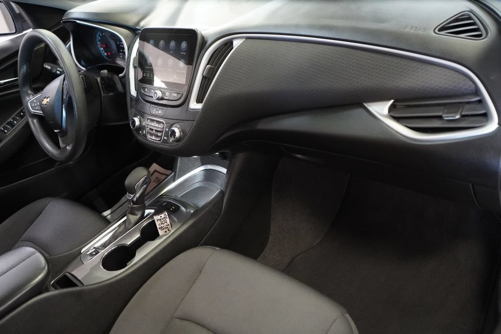 Used 2025 Chevrolet Malibu LT FWD image 20