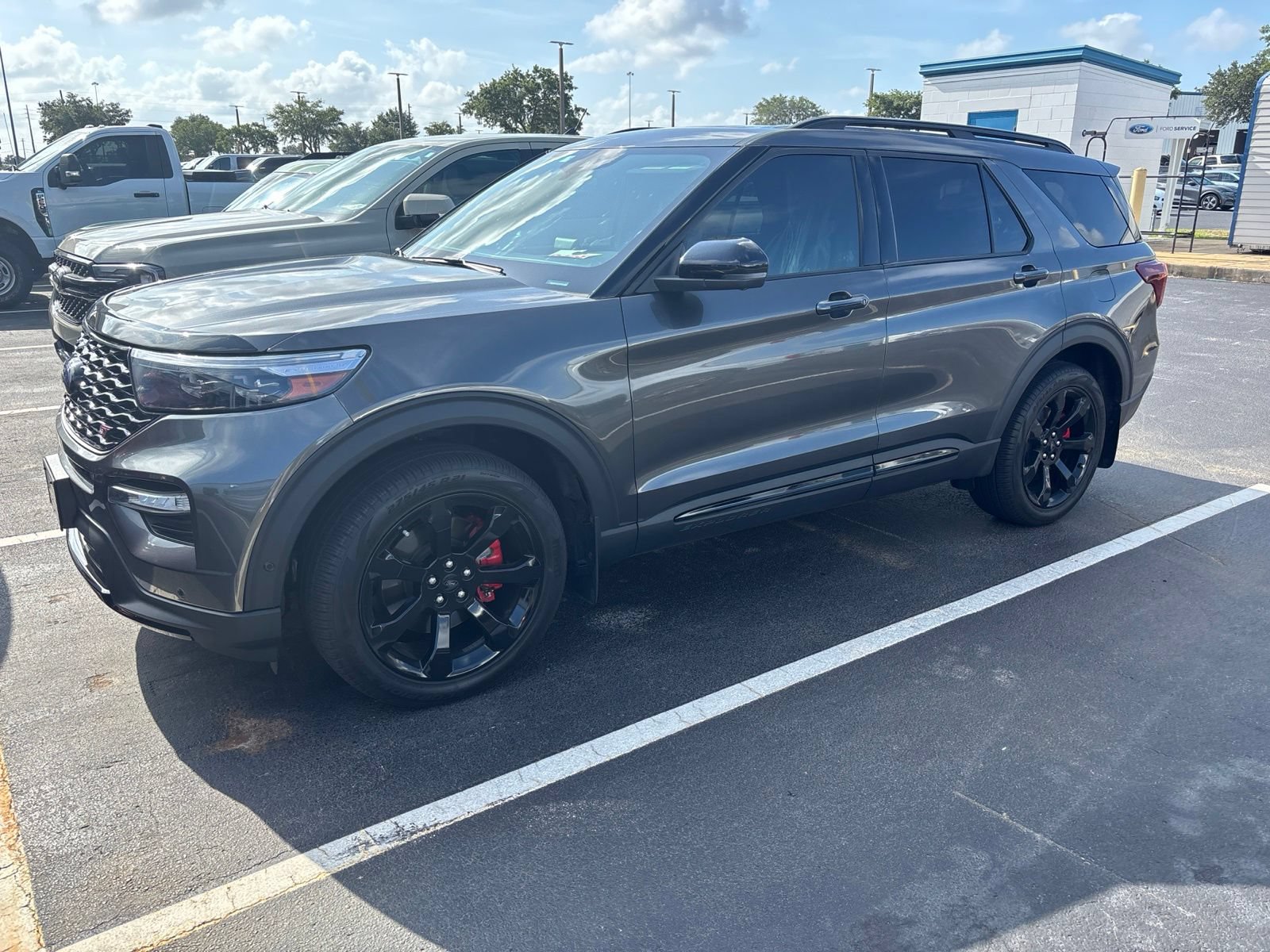 Certified 2020 Ford Explorer ST w/ ST Street Pack AWD/4WD image 4
