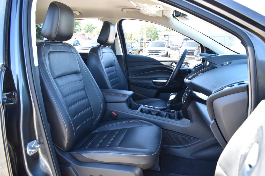 Certified 2018 Ford Escape Titanium FWD image 32