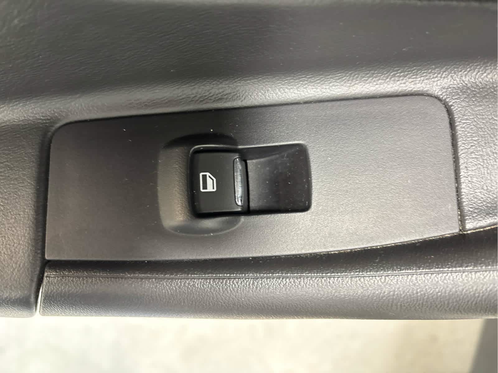 Certified 2018 Ford Taurus Limited AWD/4WD image 31