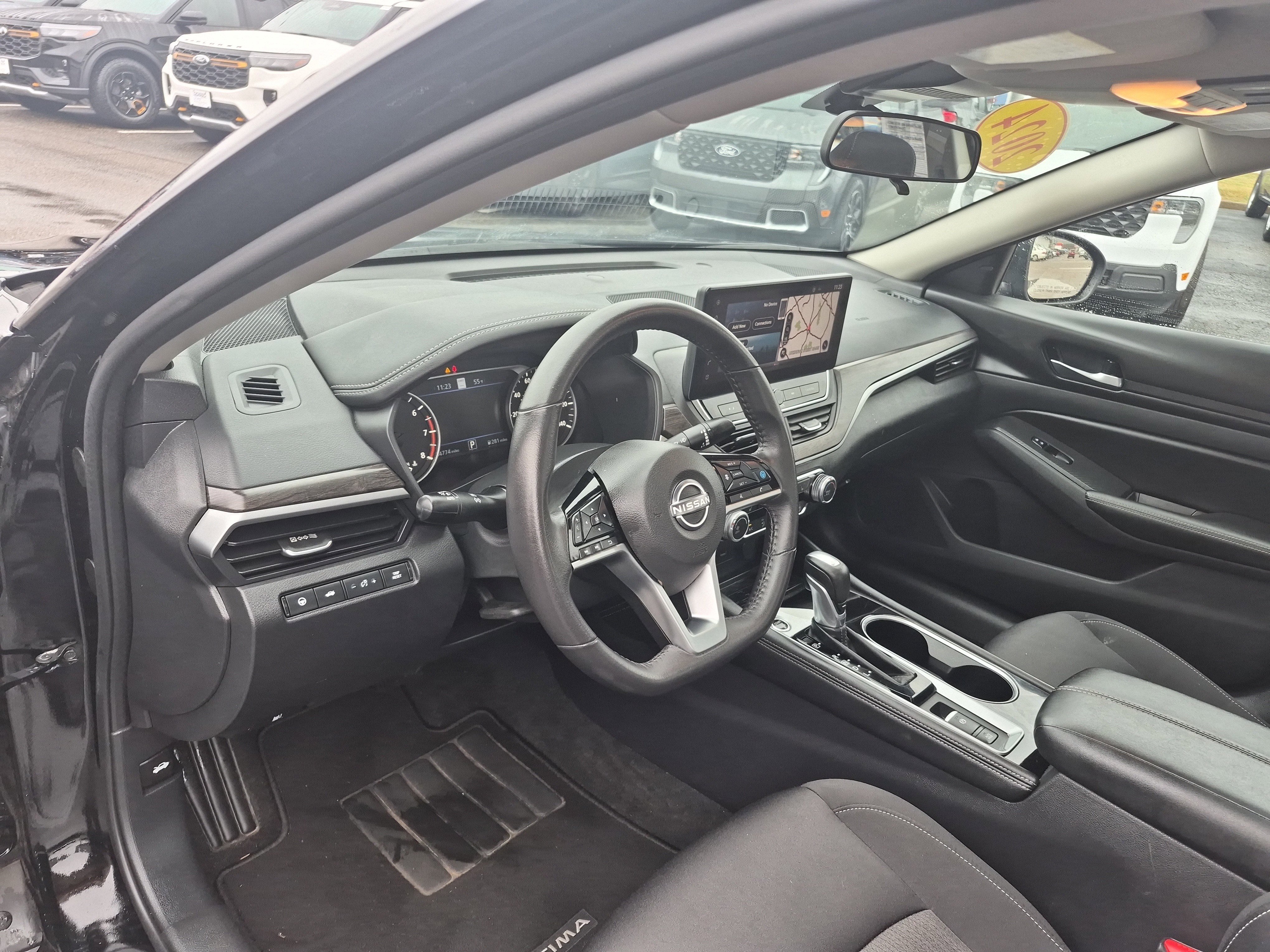 Used 2024 Nissan Altima 2.5 SV w/ SV Premium Package image 14