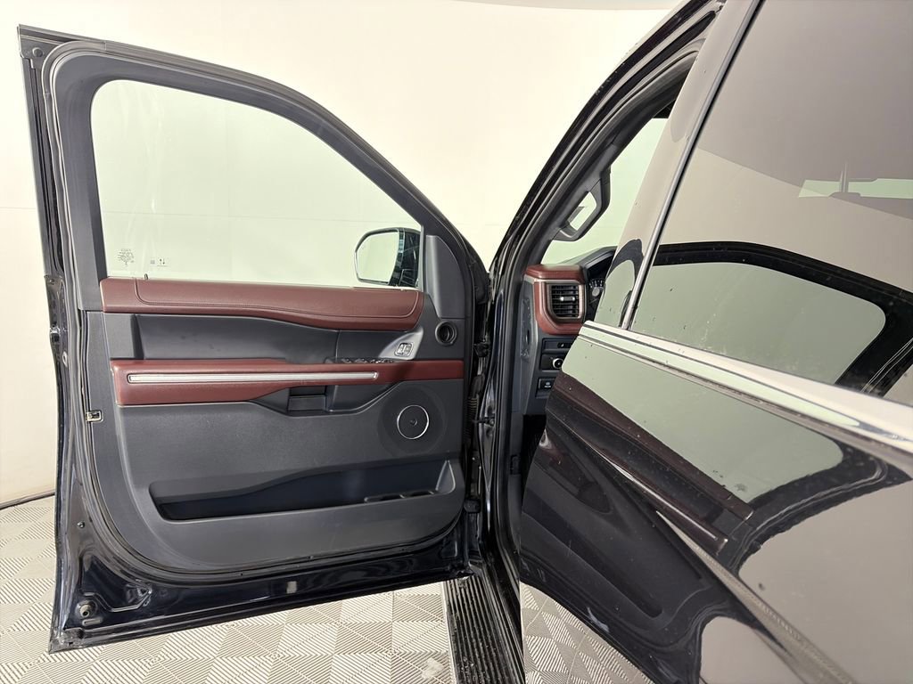 Certified 2023 Ford Expedition Limited AWD/4WD image 10