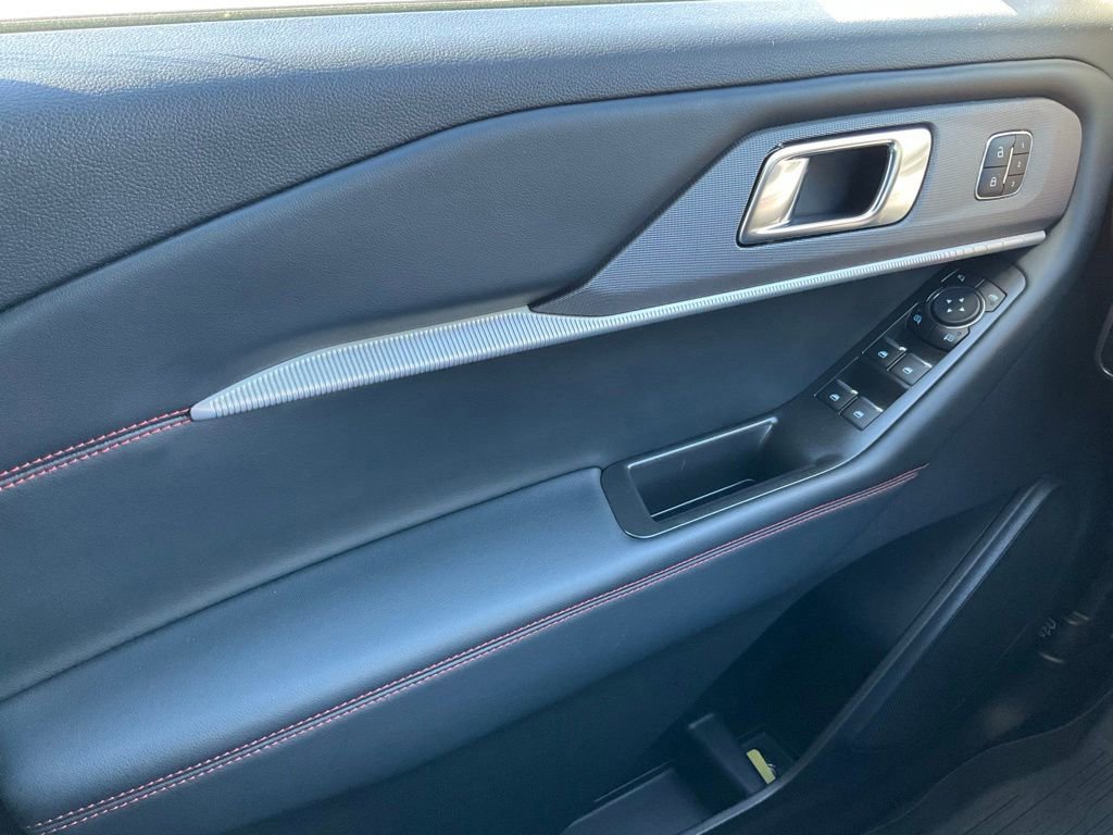 Certified 2025 Ford Explorer ST-Line w/ Premium Package image 62