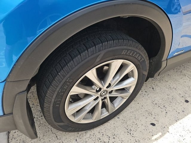 Used 2018 Toyota RAV4 Limited AWD/4WD image 25