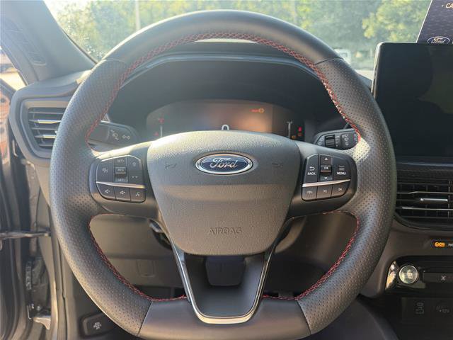 Certified 2023 Ford Escape ST-Line w/ Tech Pack #1 AWD/4WD image 17